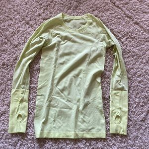 Lululemon swiftly long sleeve, size 4 in light yellow.
